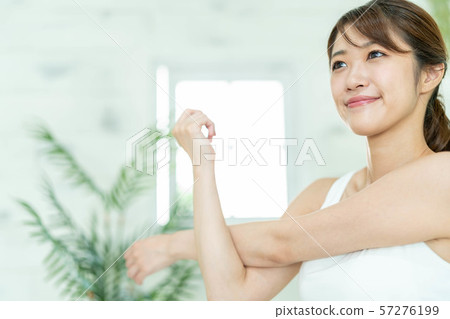 美容美容年輕女性伸展 美容美容年輕女性伸展 57276199
