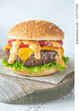 Hamburger on the wooden board Hamburger on the wooden board 57277948