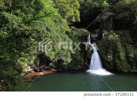Kannon Waterfall Wedding Dress Waterfall 57280131
