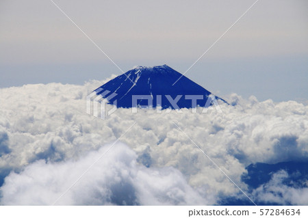 南阿爾卑斯山白樺山帳篷縱向從山頂看 南阿爾卑斯山白樺山帳篷縱向從山頂看 57284634