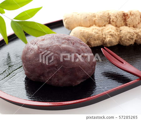 Ohagi Kushi Dango 57285265