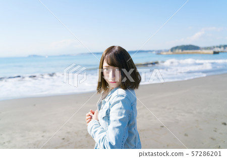 The woman turning around The woman turning around 57286201