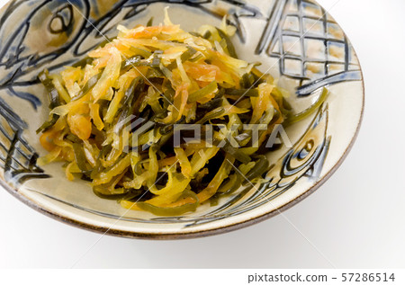 炒木瓜和切碎的海帶 炒木瓜和切碎的海帶 57286514