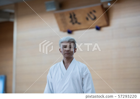 空手道 空的手 男人 57293220