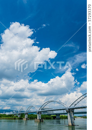 渡過淀川的渡槽 57293370