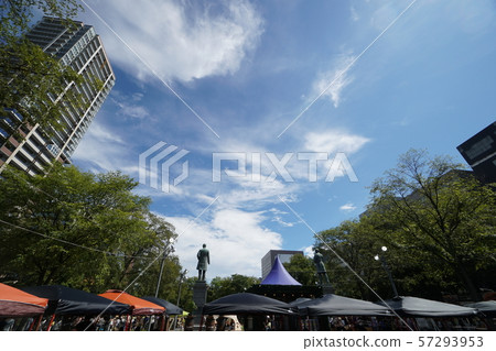 札幌秋季節2019年（大通西10丁目） 57293953