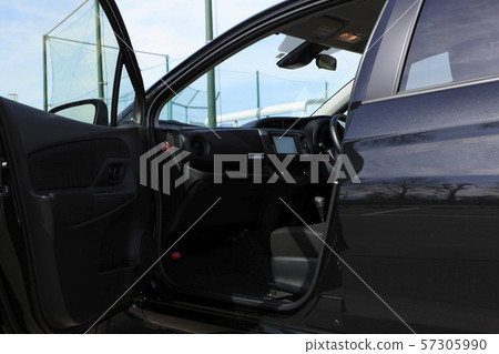 Inside the rental car 57305990