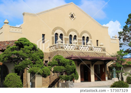 Kobe Jogakuin University Kobe Jogakuin University 57307329