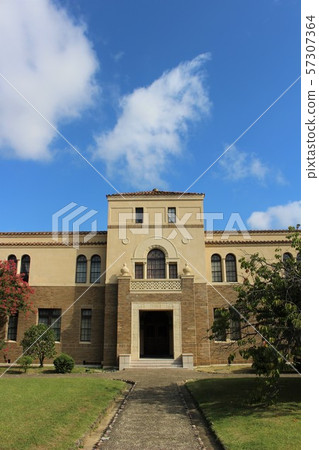 Kobe Jogakuin University Kobe Jogakuin University 57307364