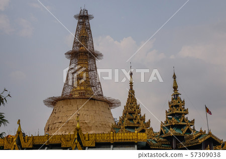 Shwedagon Pagoda in Yangon, Myanmar Shwedagon Pagoda in Yangon, Myanmar 57309038
