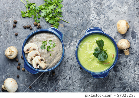 Creamy mushroom soup Creamy mushroom soup 57325255