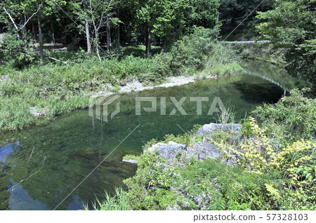 清潔當前的河流 清潔當前的河流 57328103