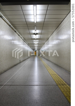 Subway underground passage Underground street image Station Chika Subway underground passage Underground street image Station Chika 57352001