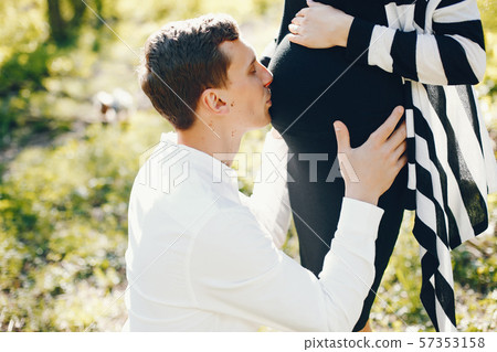 pregnant wife 57353158