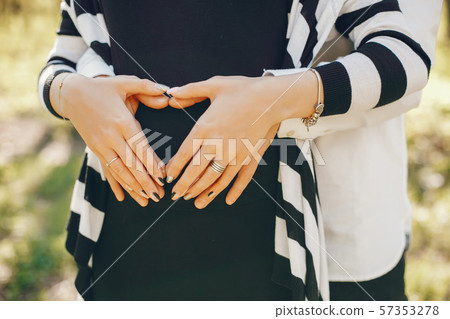 pregnant wife 57353278