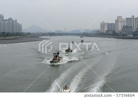 Fishing boat 57356604