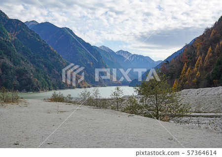 Takase Valley, overlooking Mt. Takase Valley, overlooking Mt. 57364614