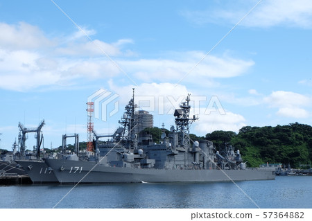 護航艦停泊在橫須賀基地 護航艦停泊在橫須賀基地 57364882