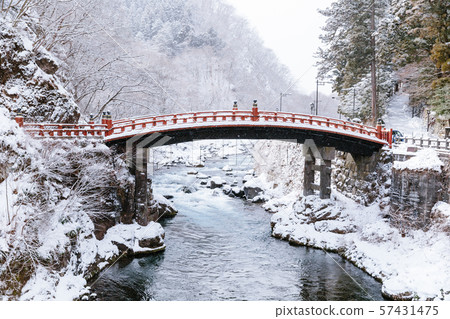[Tochigi Prefecture] Nikko, Shinkyo where snow accumulates 57431475