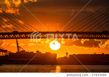 "Kanagawa" Yokohama Bay Bridge at dawn 57433484