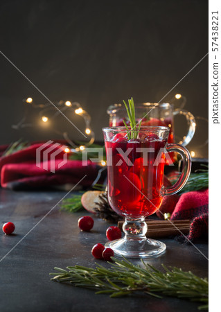 Christmas cranberry and apple mulled wine . Christmas cranberry and apple mulled wine . 57438221