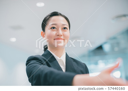 女生 女孩 女性 57440160