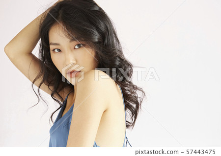 Female beauty dry texture 57443475