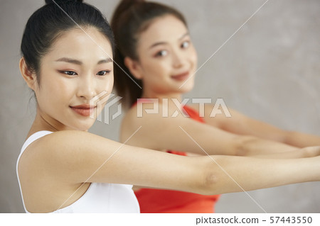 女式運動服 57443550