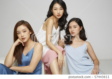 Beauty model combination 57443611