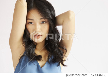 Female beauty dry texture 57443612