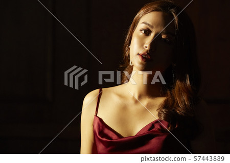 美麗的對比 美麗的對比 57443889