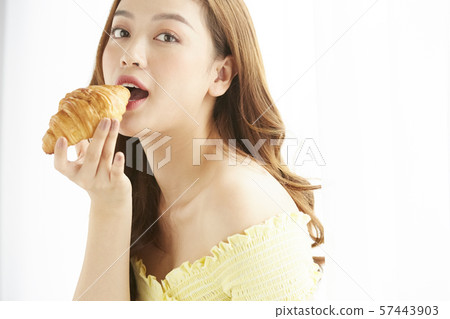 生活用餐 57443903