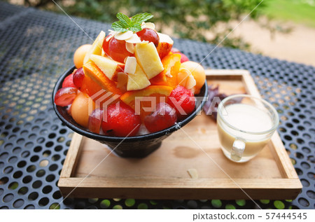 Fresh fruit salad with sauces Fresh fruit salad with sauces 57444545