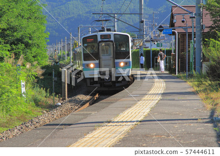 Oito線Minami-Omachi站在早晨 57444611