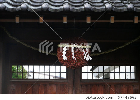 風景自然大廈照片清酒釀酒廠Sugitama清酒釀酒廠門與Sugama 57445662