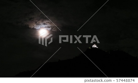 Gifu Castle and the Moon Gifu Castle and the Moon 57448874