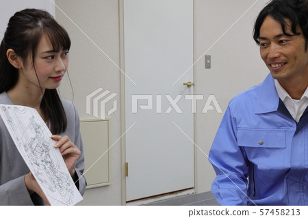 設計師和工程師之間的會面2 57458213