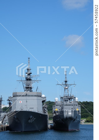 以掃雷艇Uraga和海洋觀察船命名,停泊在橫須賀基地 以掃雷艇Uraga和海洋觀察船命名,停泊在橫須賀基地 57458922
