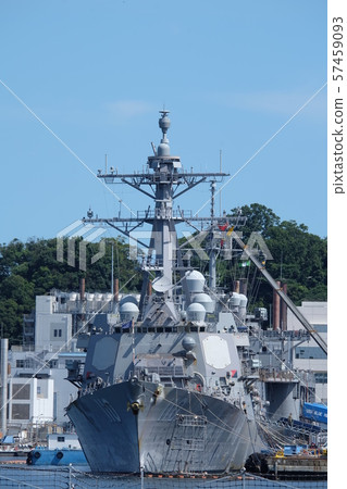 導彈驅逐艦William P. Lawrence停泊在橫須賀基地 導彈驅逐艦William P. Lawrence停泊在橫須賀基地 57459093