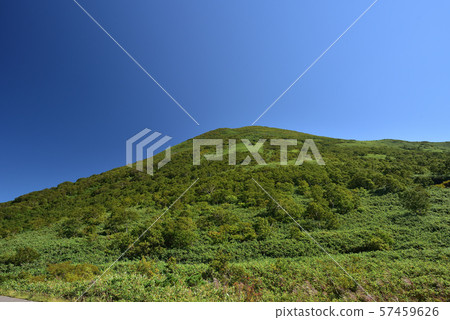 Take a picture of Niseko Annupuri on the Kutchan Line in Goshiki Onsenkyo 57459626