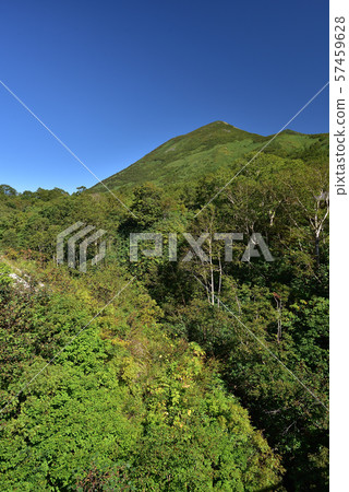 在Goshiki Onsenkyo的Kutchan線上拍攝Niseko Annupuri的照片 57459628