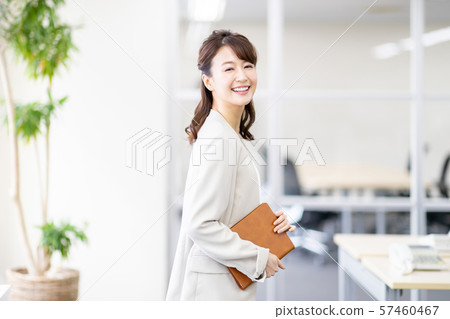 business woman, businesswoman, female 57460467