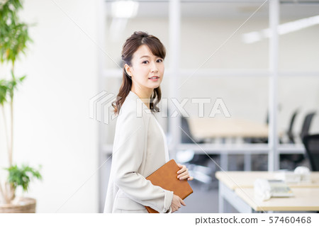 business woman, businesswoman, female 57460468