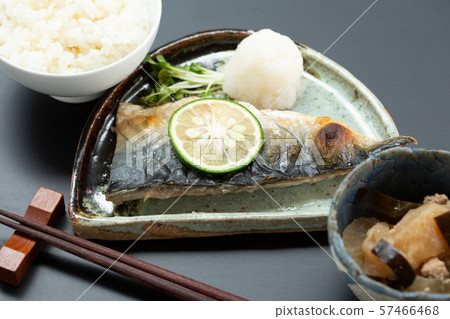 三文魚烤米飯和米飯 三文魚烤米飯和米飯 57466468