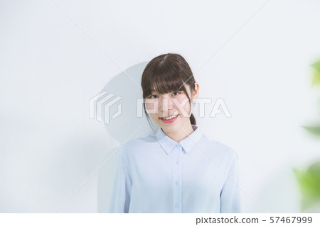 Freshmen women 57467999