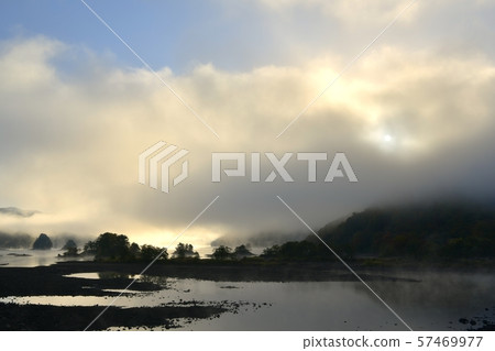 Autumn Urabandai Lake Akimoto (Sunrise Fog and Islands) 57469977