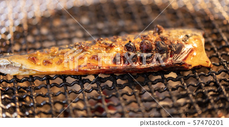 炭火燒烤，燒烤，炭火烤，烤，Bincho木炭，Shichirin，營地，餐，三文魚 57470201