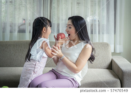 Happy together! Asian mother and her daughter 57470549