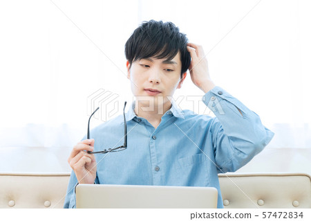 便攜式計算機和男性 便攜式計算機和男性 57472834