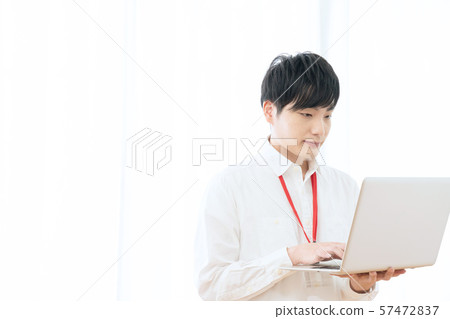 便攜式計算機和男性 便攜式計算機和男性 57472837